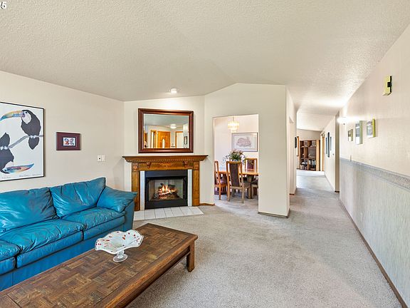 4th image of 9615 NE 131st Ave