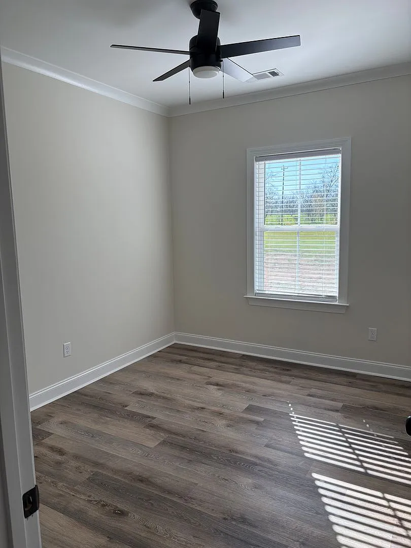 Building Photo - 405 Willow Oak Loop