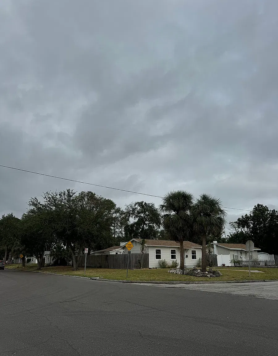 2 bed, 700 sqft, $2,100 — Photo 2