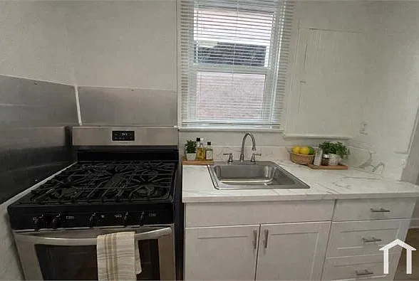 1 bed, 418 sqft, $2,825 — Photo 2