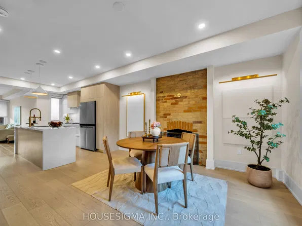 274 Roxton Rd, Toronto, ON M6G 3P9