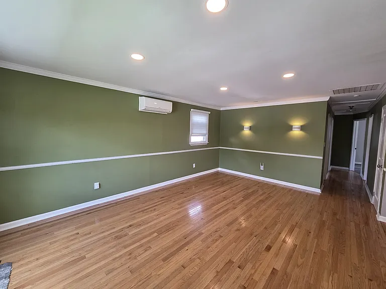 534 North Cir — Photo 5