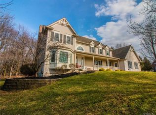 195 Heatherstone Ln, Rochester, NY 14618