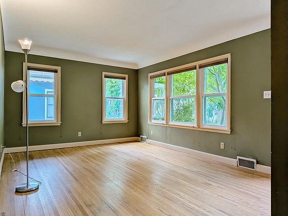5th image of 1515 California St NE