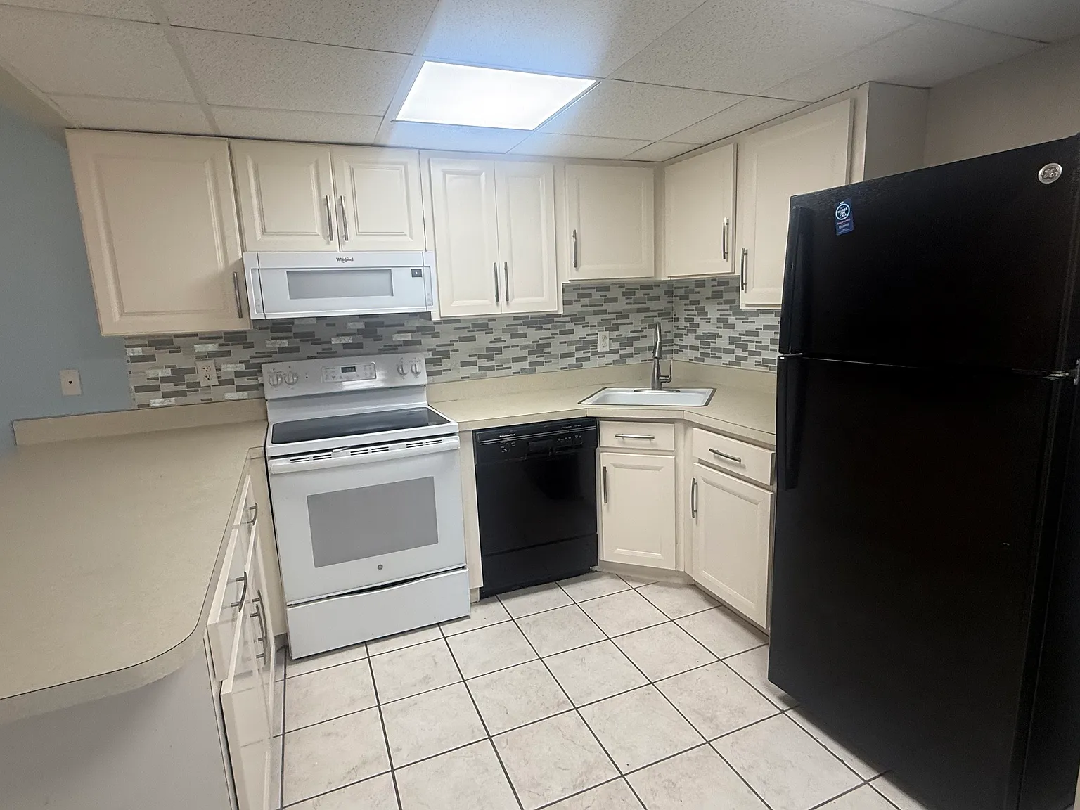 2 bed, 919 sqft, $1,295 — Photo 4
