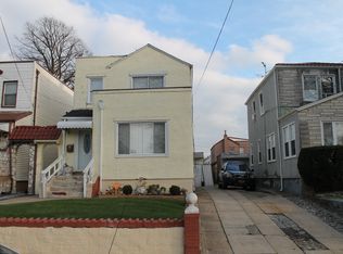13807 230th Pl, Springfield Gardens, NY 11413