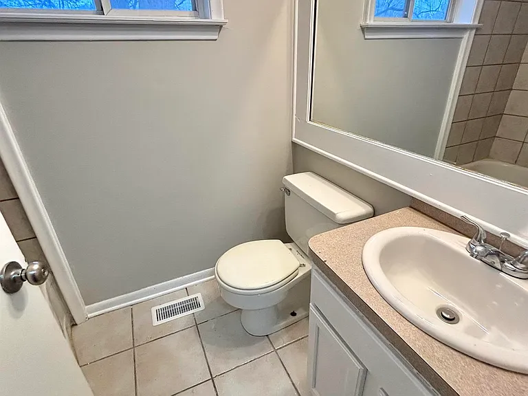 3815 Wedgewood Dr — Photo 16