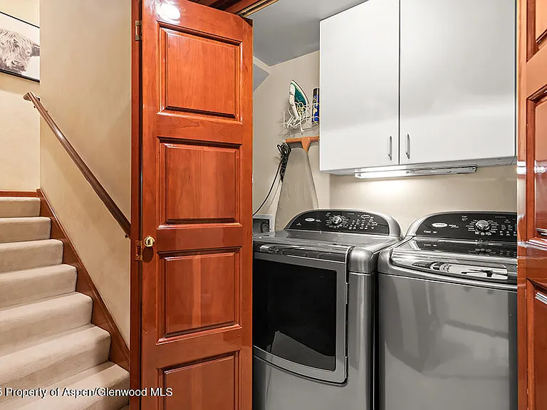 208 S Spring St #1 — Photo 23