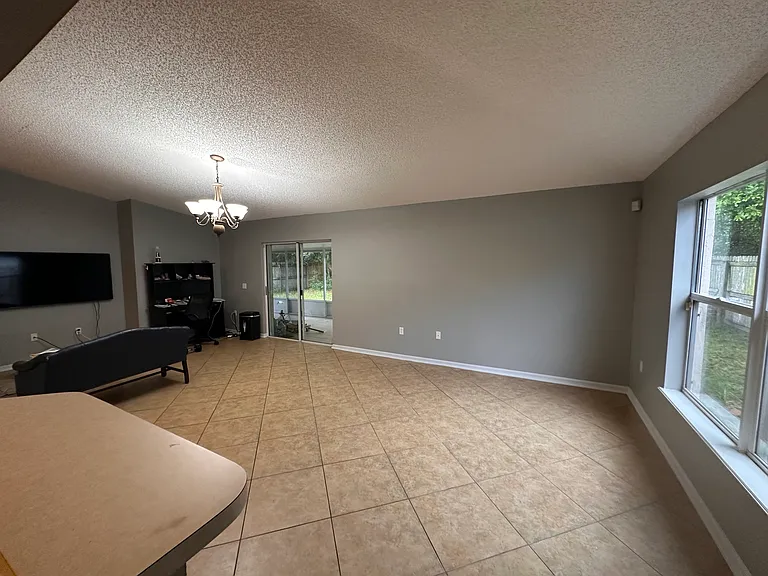 2292 Peerless Ln W — Photo 21