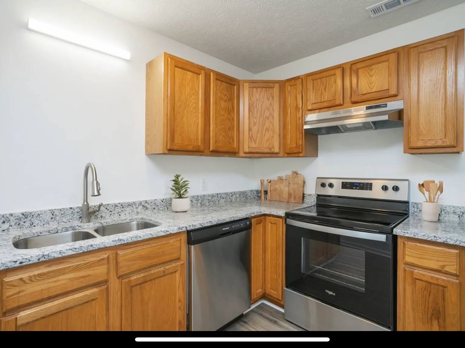 3 bed, 1273 sqft, $1,800 — Photo 3
