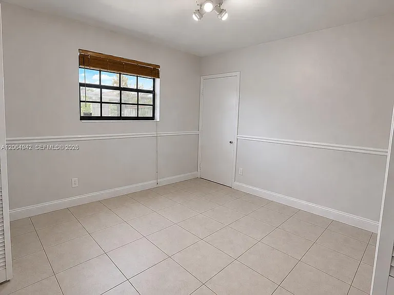 525 SW 78th Ct #525 — Photo 3