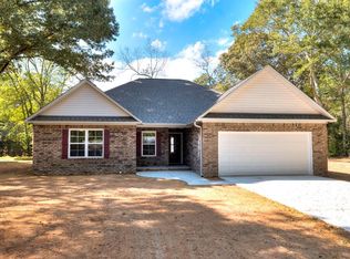 1558 Pine Cone Dr, Sumter, SC 29154