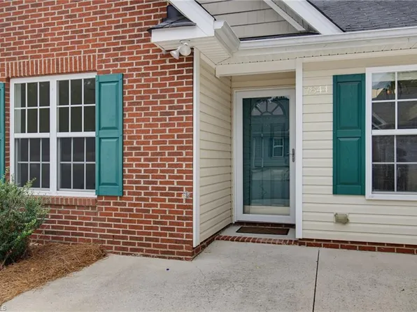 7844 Woodpark Dr, High Point, NC 27265