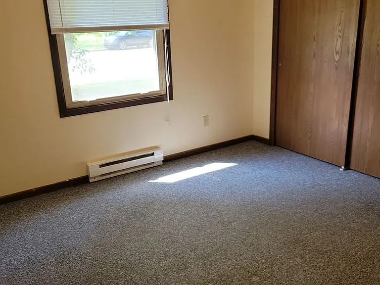 235 W Johnson St — Photo 15
