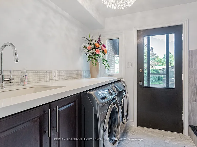 6 Village Squire Ln — Photo 16