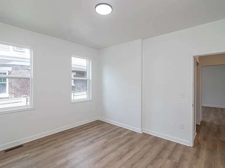 2328 Saint James Ave #1 — Photo 9