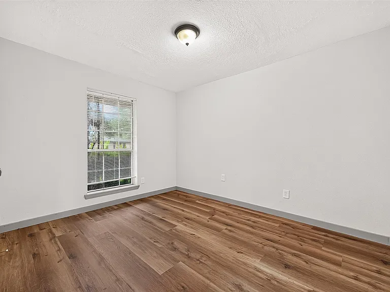 3102 Knotty Oaks Trl — Photo 23
