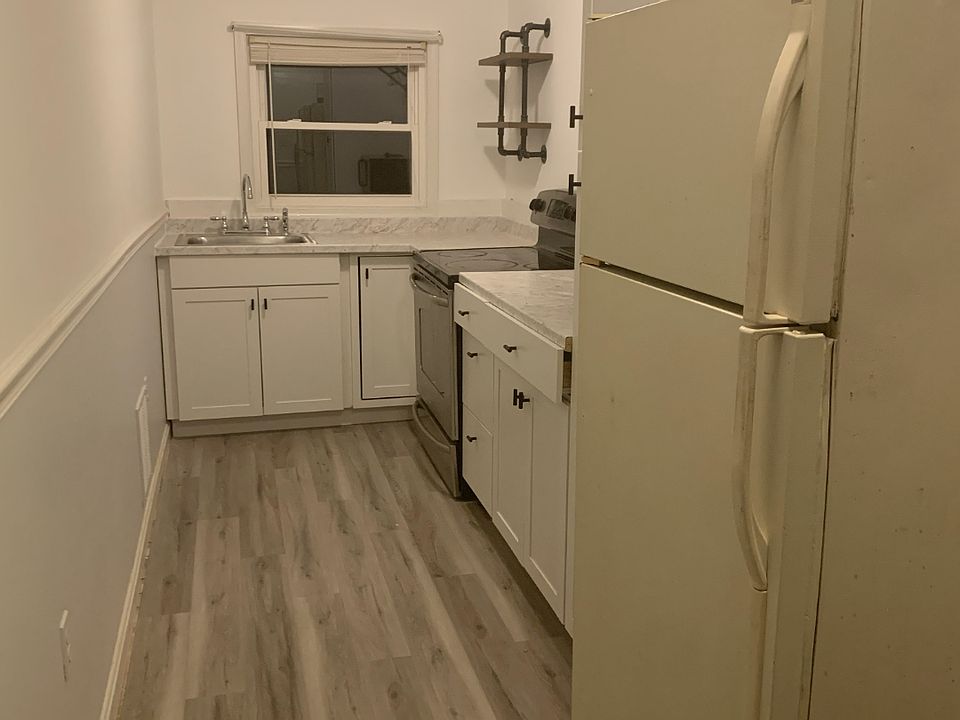 2nd image of 4411 Angelica Dr