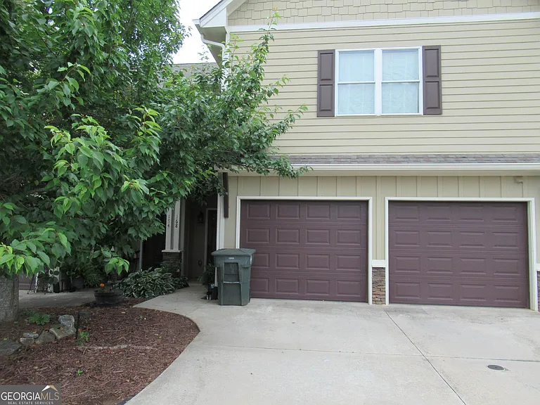 168 Village Dr — Photo 1