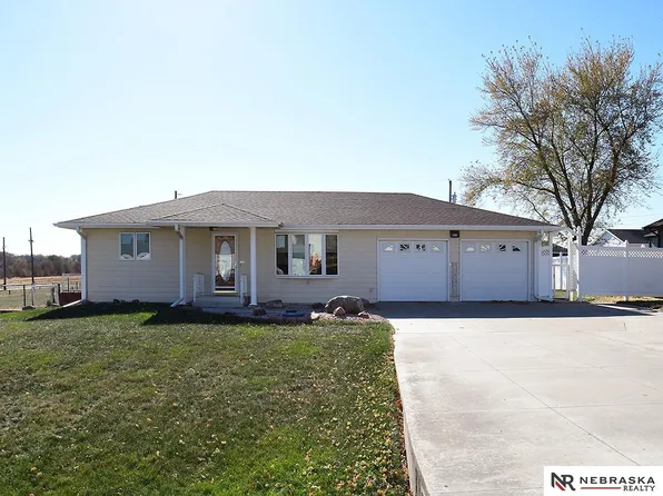 209 Kimball St, Pickrell, NE 68422