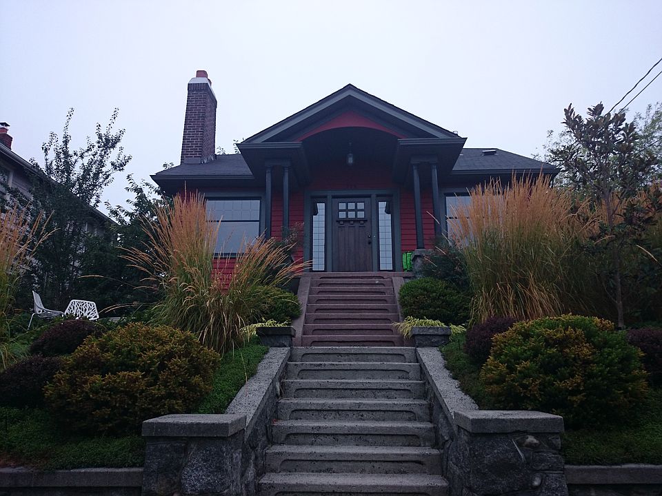 2nd image of 718 N 77th St