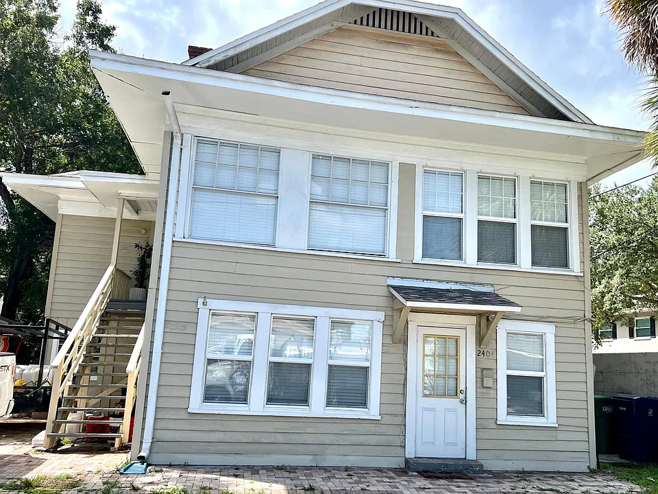 2406 W Texas Ave
