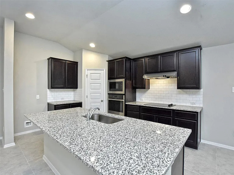 21310 Mount View Dr — Photo 10