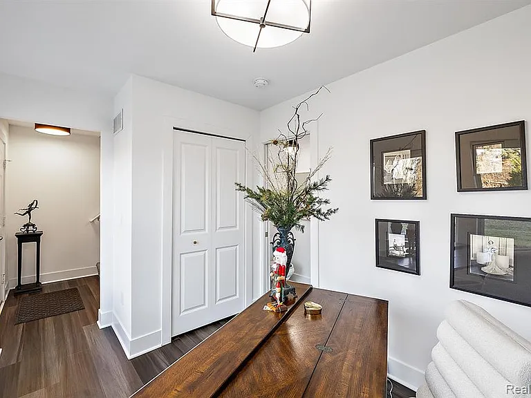 5931 Stella Dr — Photo 24