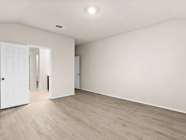9506 Murandy Dr — Photo 3