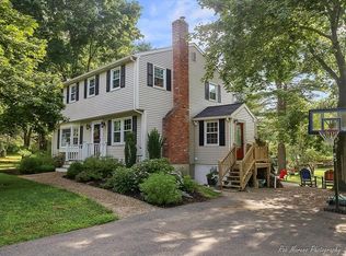 9 Crescent Dr, Georgetown, MA 01833