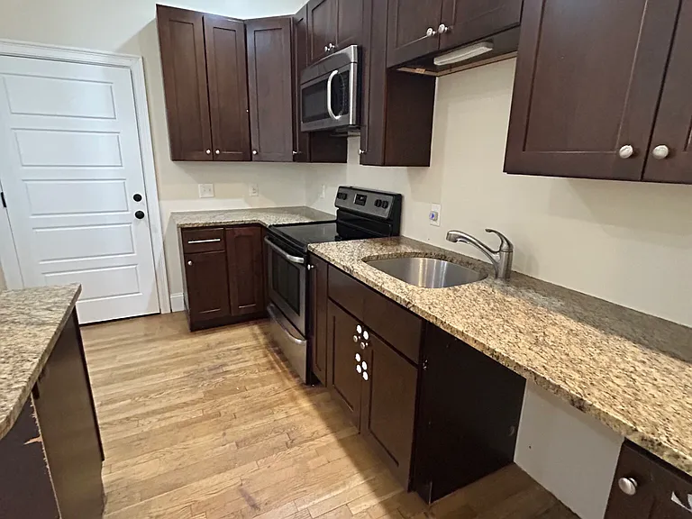 76 Grant St #3A — Photo 2