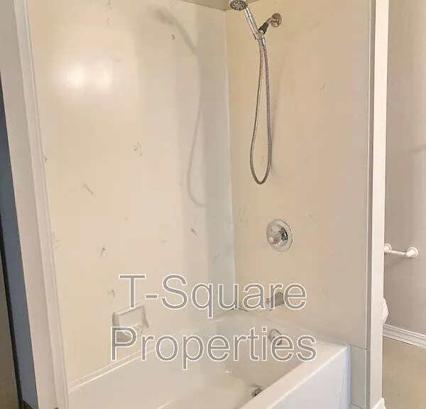 9525 NE 180th St #306 — Photo 10
