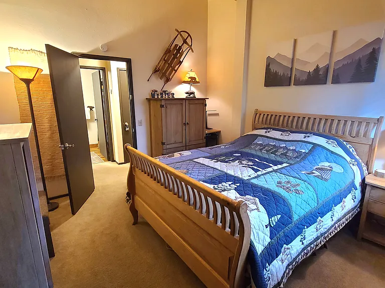 3253 Meridian Blvd — Photo 7