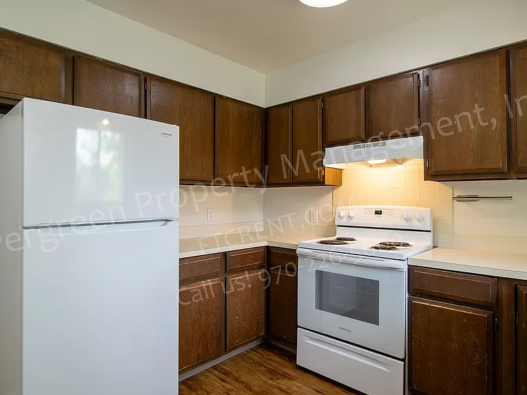2439 Clearview Ave — Photo 7