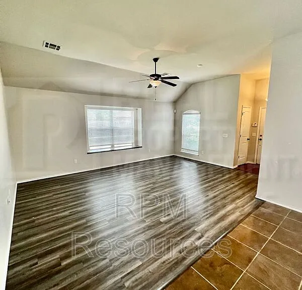 2312 Frisco Way — Photo 5