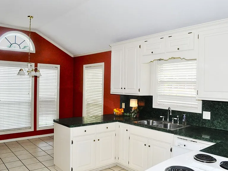 3610 Ashcreek Cir — Photo 4