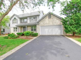 420 Ambria Dr, Mundelein, IL 60060