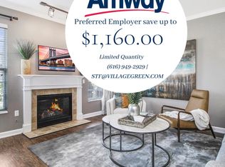 470 Spaulding Hills Dr SE #203, Ada, MI 49301