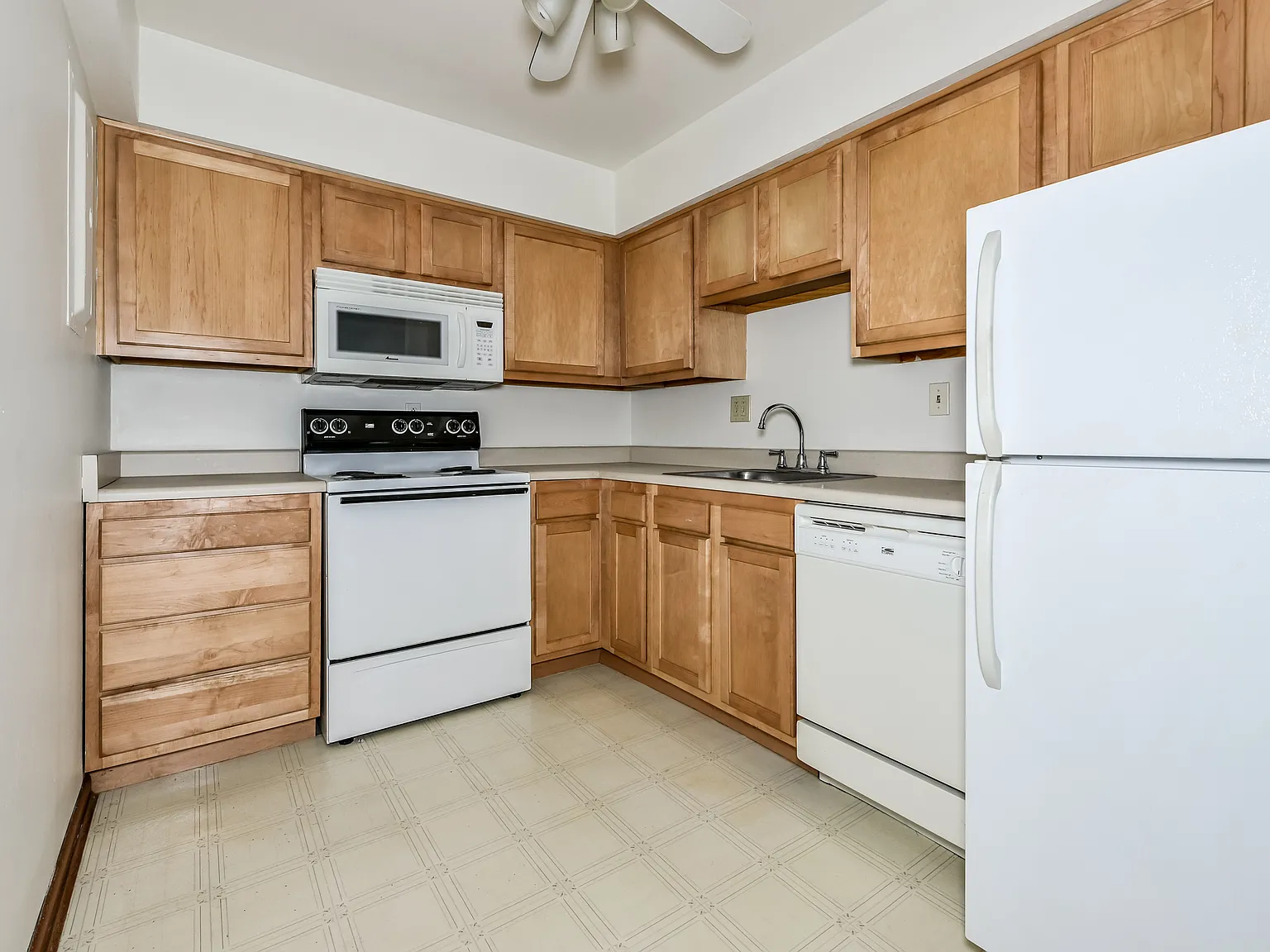2 bed, $975 — Photo 4
