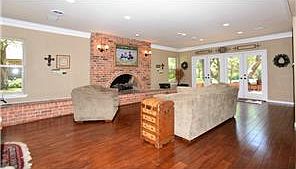 3rd image of 503 W Oak Dr