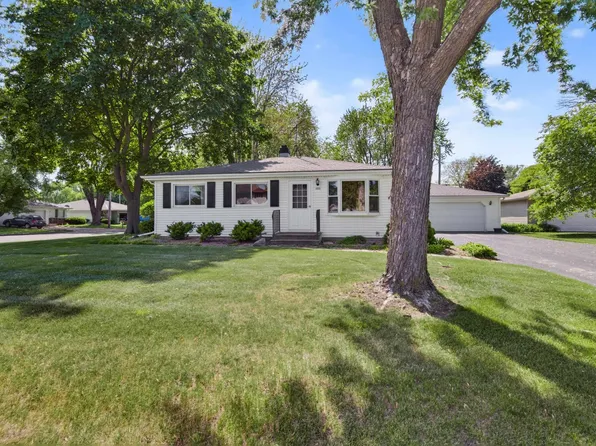 1000 Deerfield Ave, Menasha, WI 54952