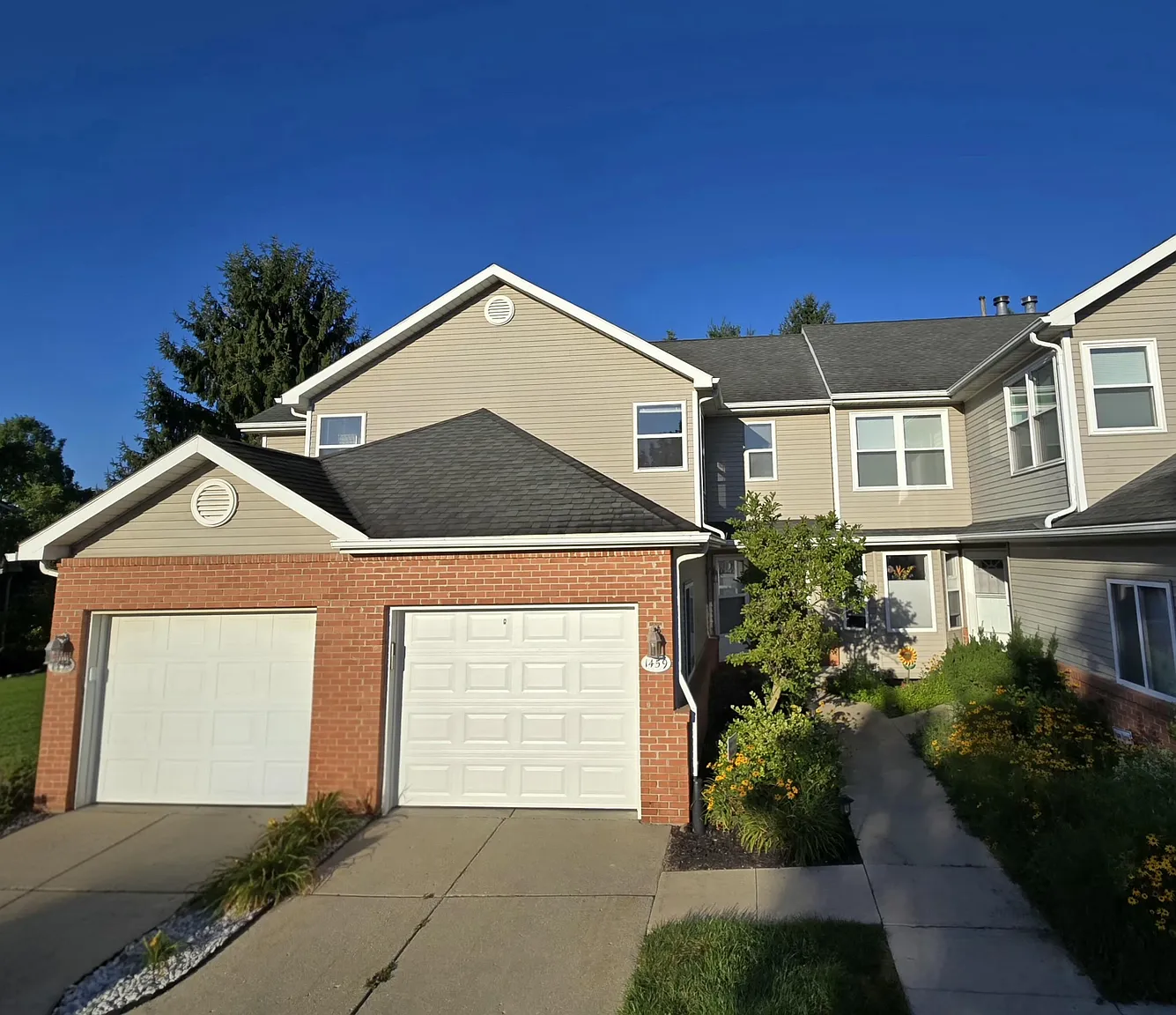 1459 Steeplechase Ct photo 1