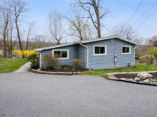 10 Laurel Trail, Kinnelon Boro, NJ 07405