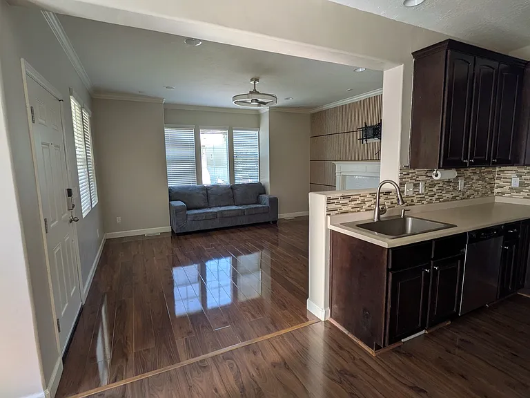 10241 S Clarks Hill Dr — Photo 23