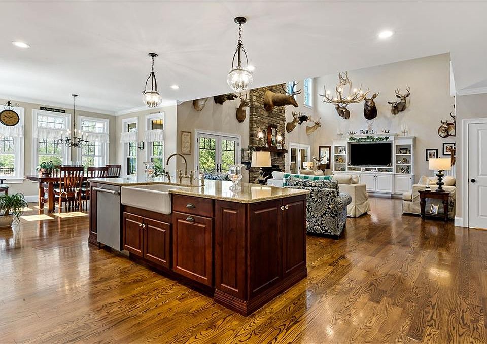 21 Tall Pines Ln Seekonk MA Zillow