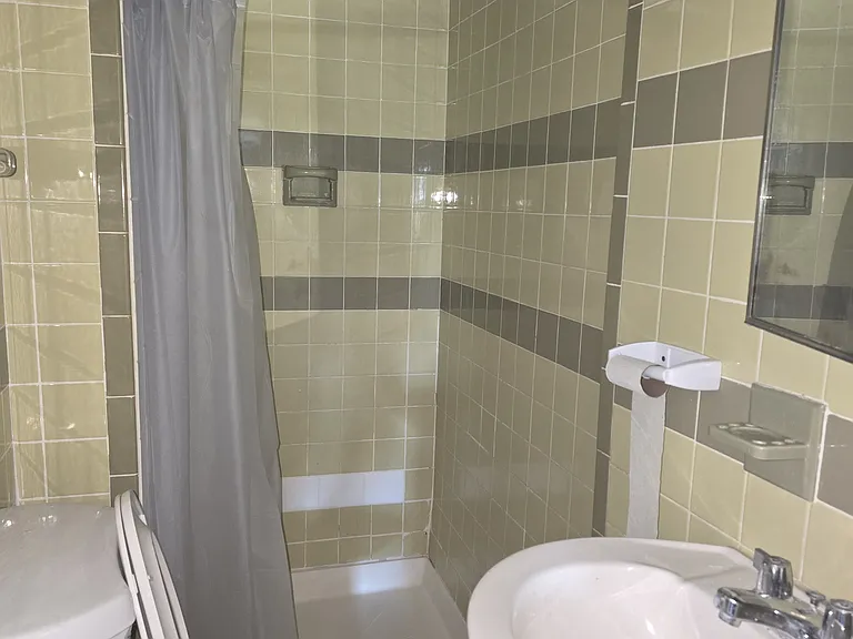 204 Anderson Ave #B2 — Photo 6