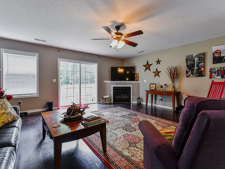 370 Southwoods Way — Photo 16