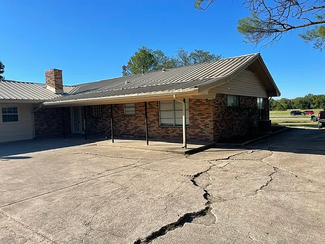 3 bed, 2361 sqft, $2,000 — Photo 3