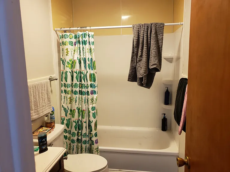 424 W Hickory St #A — Photo 4
