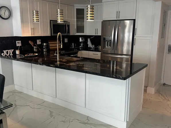 3725 S Ocean Dr, Hollywood, FL